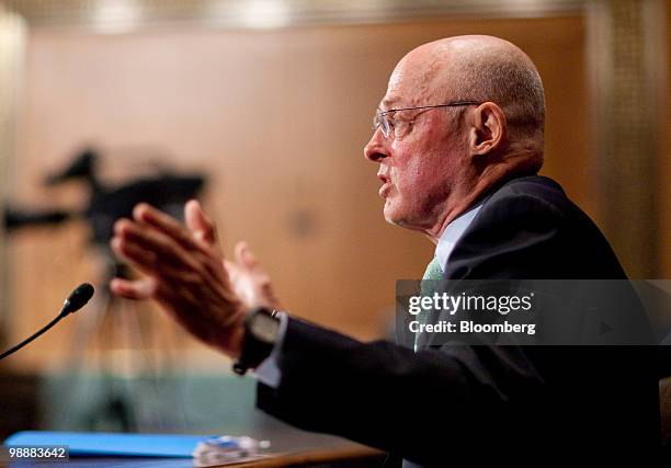 Henry Paulson, former U.S. Treasury secretary, speaks during a Financial Crisis Inquiry Commission hearing in Washington, D.C., U.S., on Thursday,...