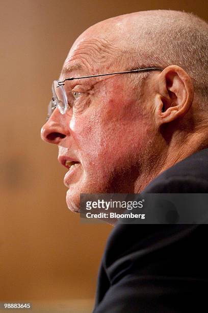 Henry Paulson, former U.S. Treasury secretary, speaks during a Financial Crisis Inquiry Commission hearing in Washington, D.C., U.S., on Thursday,...