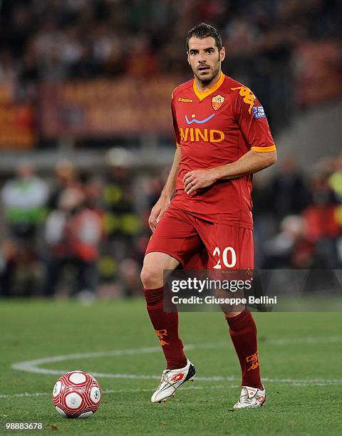 Simone Perrotta of Roma in action during the match the Tim Cup between FC Internazionale Milano and AS Roma at Stadio Olimpico on May 5, 2010 in...