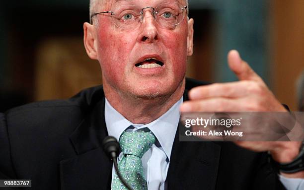 Former U.S. Treasury Secretary Henry Paulson testifies during a hearing before the Financial Crisis Inquiry Commission May 6, 2010 on Capitol Hill in...