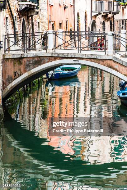 venise, pont, reflets - venise imagens e fotografias de stock