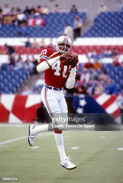 S: Cornerback Mike Haynes of the New England Patriots in pre-game warm-ups circa late 1970's before an NFL football game at Foxboro Stadium in...