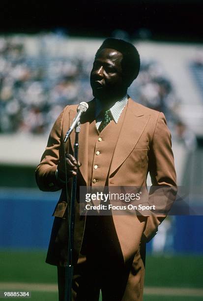 Former Atlanta Brave/Milwaukee Brewers outfielder Hank Aaron in this portrait circle circa late 1970's before a Major League Baseball game. Aaron...