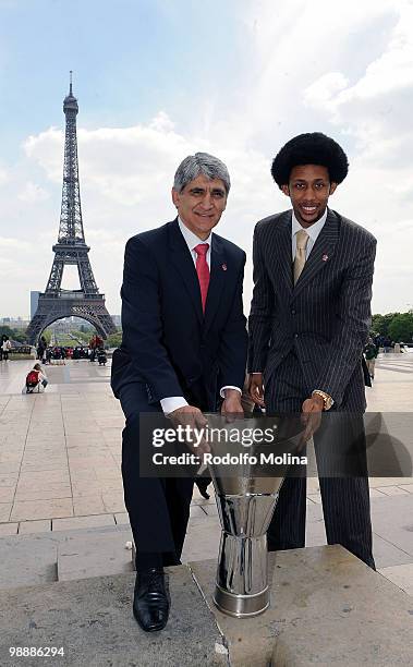 Panagiotis Giannakis, Head Coach of Olympiacos Piraeus and Josh Childress, #6 of Olympiacos Piraeus poses with the trophy during the Euroleague...