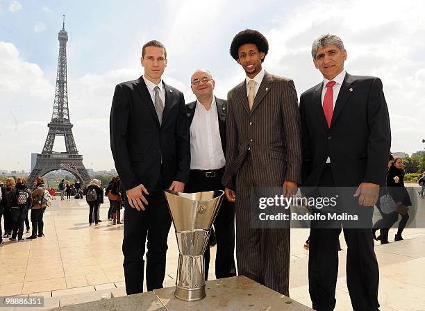 Dusan Kecman, #7 of Partizan Belgrade, Dusko Vujosevic, Head Coach of Partizan Belgrade, Josh Childress, #6 of Olympiacos Piraeus and Panagiotis...