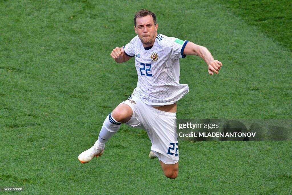 TOPSHOT-FBL-WC-2018-MATCH51-ESP-RUS