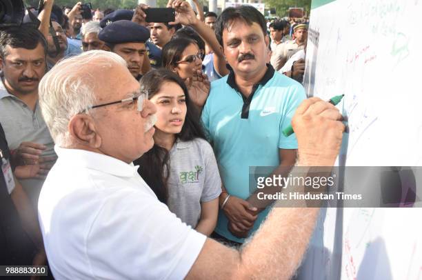 Chief Minister of Haryana Manohar Lal Khattar during a Raahgiri Day, an event organised by MCG at Sector 55 Golf Course Road, in Gurugram, India on...