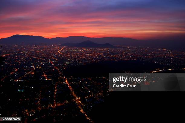 atardecer en santiago - chile - santiago cruz stock pictures, royalty-free photos & images