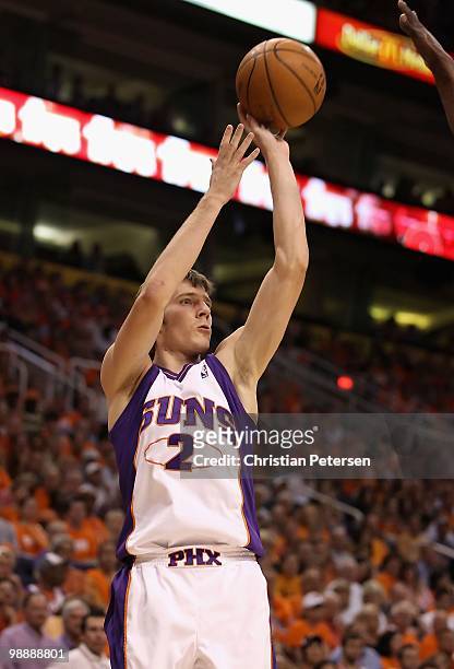 Goran Dragic of the Phoenix Suns shoots against the San Antonio Spurs during Game One of the Western Conference Semifinals of the 2010 NBA Playoffs...