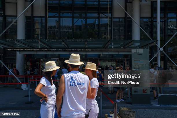 After having refurbished the Max Linder cinema last April, the Swedish furniture company is back in business by taking over Place Georges-Pompidou on...