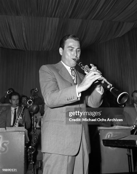 Big Band Leader Artie Shaw performs live on September 27, 1945 in Los Angeles, California.