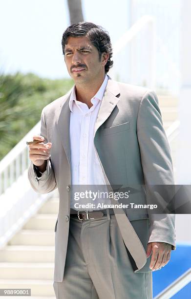 Paulo Cesar Quevedo is seen on the set of "Hotel South Beach Caliente" on May 6, 2010 in Miami Beach, Florida.