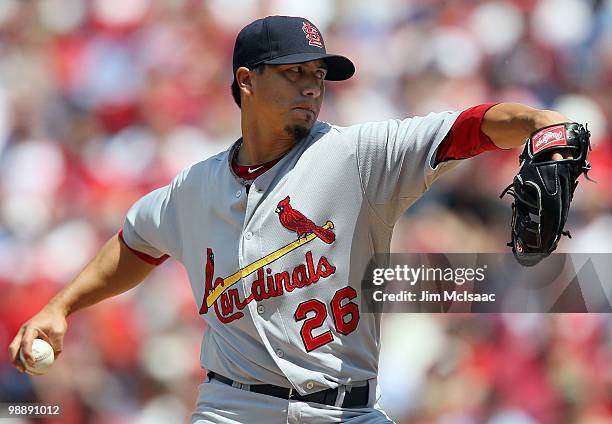 Kyle Lohse of the St. Louis Cardinals delivers a pitch against the Philadelphia Phillies at Citizens Bank Park on May 6, 2010 in Philadelphia,...