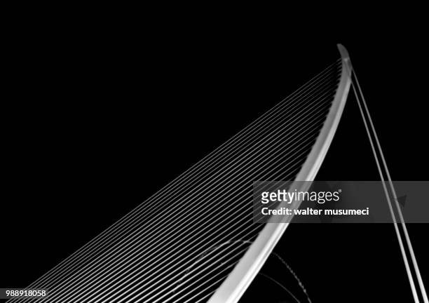 pont l'assut de l'or - santiago calatrava stockfoto's en -beelden