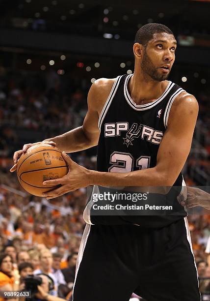 Tim Duncan of the San Antonio Spurs handles the ball during Game Two of the Western Conference Semifinals of the 2010 NBA Playoffs against the...