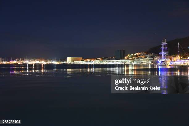 split by night - krebs bildbanksfoton och bilder