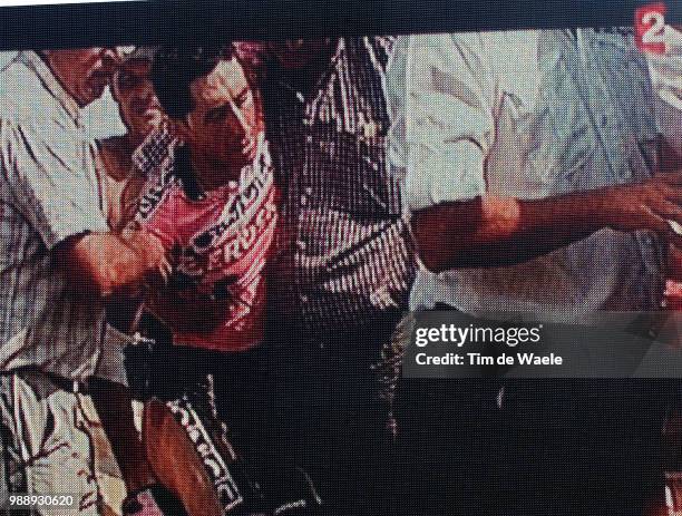 Tour De France, Stage 9, Crash, Chute, Val, Beloki Joseba, Armstrong Lance, Yellow Jersey, Maillot Jaune, Gele Trui / France Tã©Lã©Visions, Antenne...