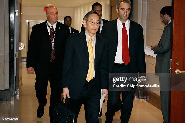 Energy Secretary Stephen Chu arrives at the U.S. Capitol after briefing members of the Senate May 6, 2010 in Washington, DC. Chu, Defense Secretary...