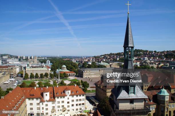 blick vom westturm der stiftskirche auf den suedturm und den darunter liegenden schillerplatz, der - blick stock pictures, royalty-free photos & images