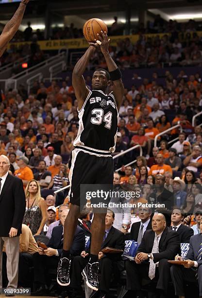 Antonio McDyess of the San Antonio Spurs puts up a shot during Game Two of the Western Conference Semifinals of the 2010 NBA Playoffs against the...