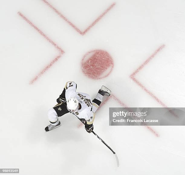 Evgeni Malkin of Pittsburgh Penguins warms up in Game Three of the Eastern Conference Semifinals against the Montreal Canadiens during the 2010 NHL...