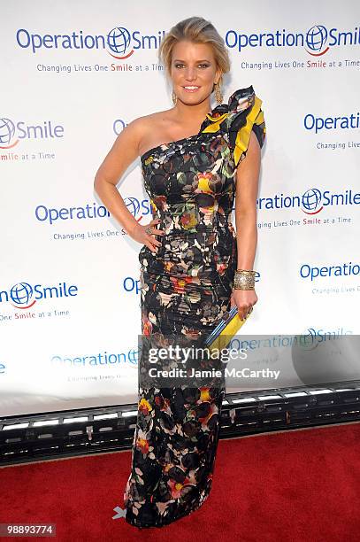 Jessica Simpson walks the red carpet during the Operation Smile Annual Gala at Cipriani, Wall Street on May 6, 2010 in New York City.