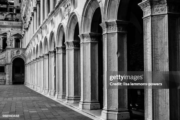 leading lines-doges palace - lisa kirk fotografías e imágenes de stock