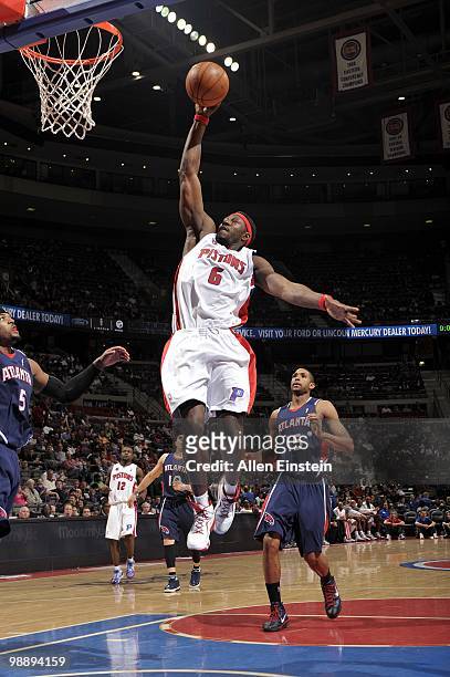 Ben Wallace of the Detroit Pistons makes a layup against the Atlanta Hawks during the game at the Palace of Auburn Hills on April 7, 2010 in Auburn...