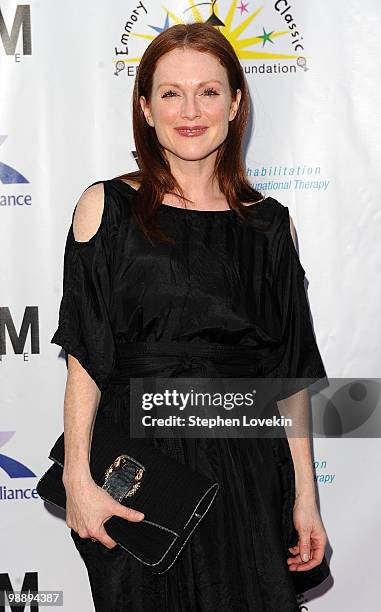 Actress Julianne Moore attends the 2010 Comedy for a Cure to benefit the Tuberous Sclerosis Alliance at Providence on May 6, 2010 in New York City.