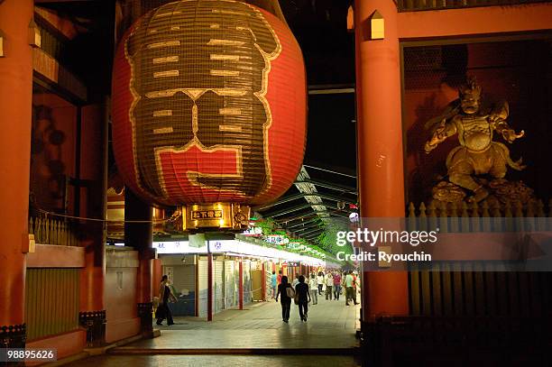 japanese traditional - quartier d'asakusa photos et images de collection