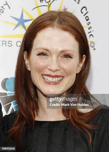 Actress Julianne Moore attends the 2010 Comedy for a Cure to benefit the Tuberous Sclerosis Alliance at Providence on May 6, 2010 in New York City.