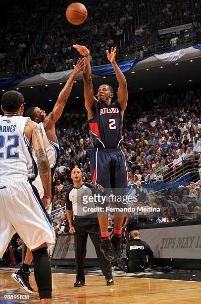 Joe Johnson of the Atlanta Hawks shoots against Jameer Nelson of the Orlando Magic in Game Two of the Eastern Conference Semifinals during the 2010...