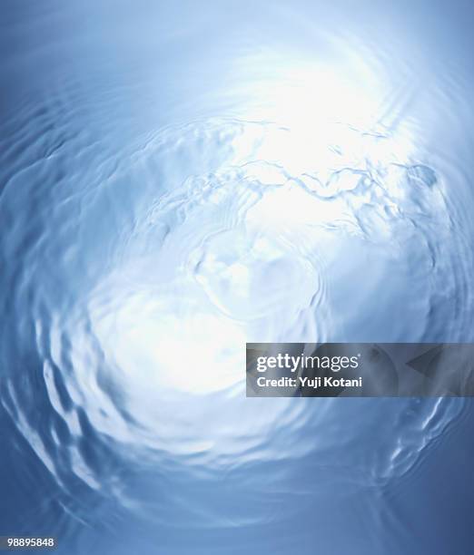 ripple - water ripple stockfoto's en -beelden