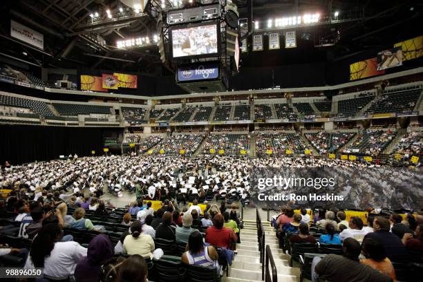 Kris Allen, winner of "American Idol" season 8, performs in front of 1,100 elementary student musicians as part of VH1's Save the Music Foundation at...