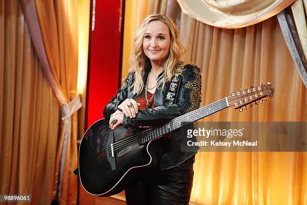 Episode 1006A - Singer/songwriter Melissa Etheridge performed "Come to my Window" accompanied on the dance floor by Edyta Sliwinska and Alec Mazo, on...