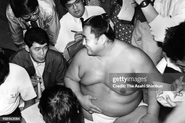 Ozeki Onokuni speaks to media reporters after his 13th victory on day fifteen of the Grand Sumo Autumn Tournament at Ryogoku Kokugikan on September...
