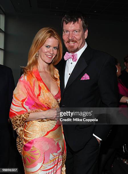 Television personalities Alex McCord and Simon Van Kempen attend The American Cancer Society's 2010 Pink and Black Tie Gala at Steiner Studios on May...