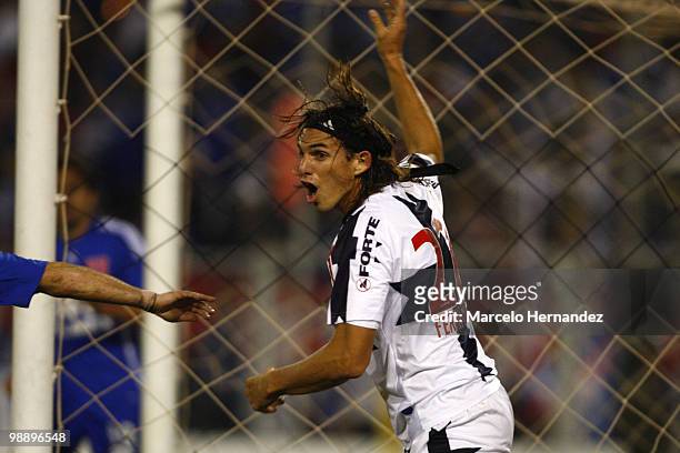 Jose Fernandez of Alianza Lima celebrates a scored goal during a match against Universidad de Chile as part of the Libertadores Cup 2010 on May 6,...