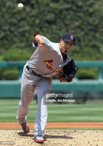 Kyle Lohse of the St. Louis Cardinals delivers a pitch against the Philadelphia Phillies at Citizens Bank Park on May 6, 2010 in Philadelphia,...