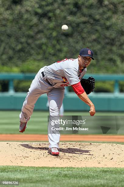 Kyle Lohse of the St. Louis Cardinals delivers a pitch against the Philadelphia Phillies at Citizens Bank Park on May 6, 2010 in Philadelphia,...