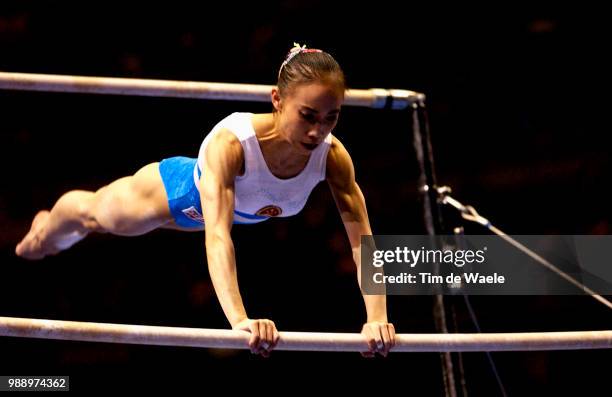 World Championships 2003 /Lin Li, Chn, Uneven Bars, Barres Asymetriques, Womens Team Final, Finale Equipes Femmes, Championat Du Monde Gymnastique,...