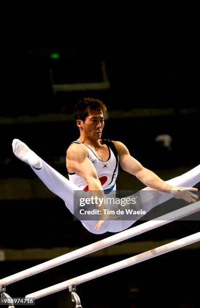 World Championships 2003 /Yang Tae-Young , Parallel Bars, Barres Paralleles, Mens Individual All-Round Final, Finale Individuelles General Femmes,...