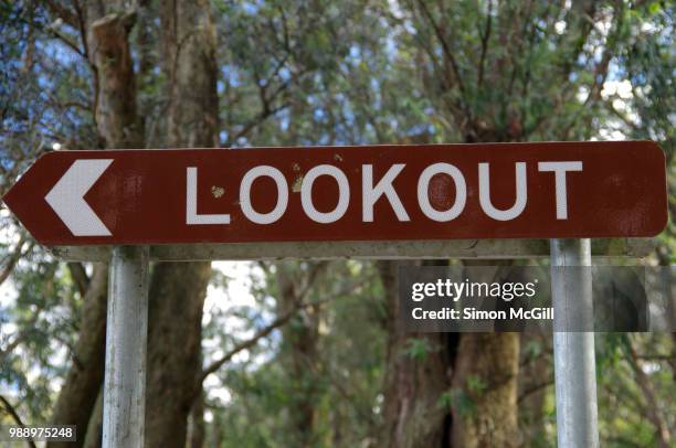 'lookout' directional sign - bowral new south wales stock pictures, royalty-free photos & images