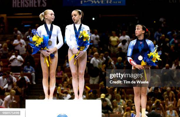 World Championships 2003 /Vise Hollie , Memmel Chellsie , Gold Medal, Medaille D'Or, Tweddle Elizabeth , Bronze Medal, Medaille De Bronze, Uneven...
