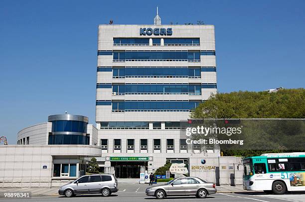 Traffic passes in front of Korea Gas Corp.'s headquarters in Seongnam, South Korea, on Friday, May 7, 2010. Korea Gas Corp., the world's biggest...