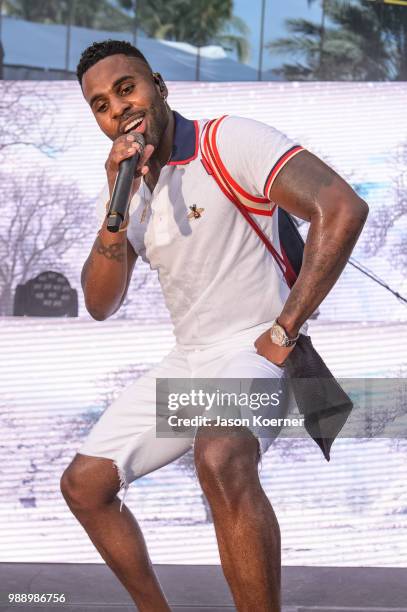 Jason Derulo performs on stage at the Sprint IWXIV BBQ Beach Bash and Concert during Irie Weekend 2018 at the Fontainebleau Miami Beach on June 30,...