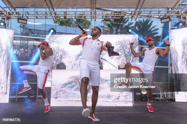 Jason Derulo performs on stage at the Sprint IWXIV BBQ Beach Bash and Concert during Irie Weekend 2018 at the Fontainebleau Miami Beach on June 30,...