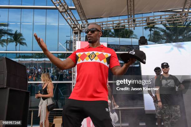 Jamie Foxx on stage at the Sprint IWXIV BBQ Beach Bash and Concert during Irie Weekend 2018 at the Fontainebleau Miami Beach on June 30, 2018 in...