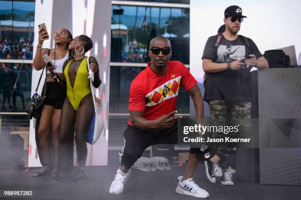 Jamie Foxx on stage at the Sprint IWXIV BBQ Beach Bash and Concert during Irie Weekend 2018 at the Fontainebleau Miami Beach on June 30, 2018 in...