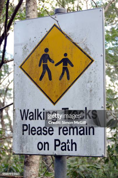 'walking tracks. please remain on path.' sign - bowral stock pictures, royalty-free photos & images